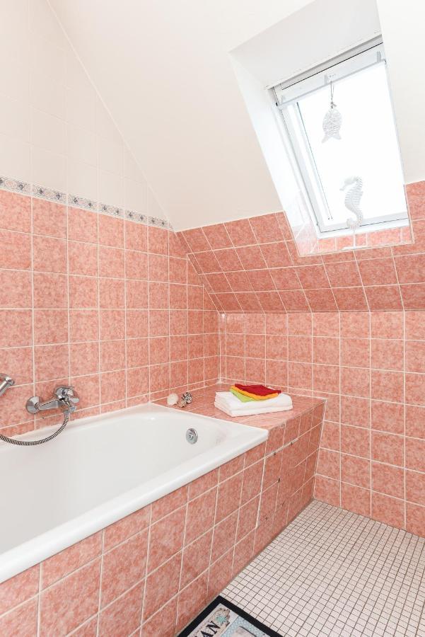 Ferienwohnungen Im Haus Ankerplatz Esens Esterno foto